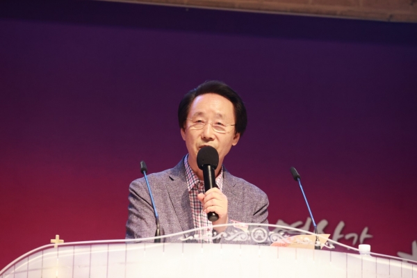 정책위원장 백종선 목사의 “칭찬과 쓴소리”를 병행한 격려사