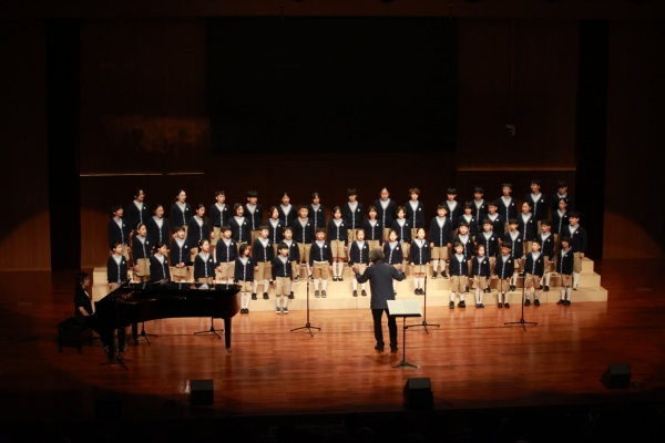 반디 기독학교 (반주 김정희)• 아내는 요리사 Zoltan Kodaly• 주의 거룩한 성전에서 Robert Lau