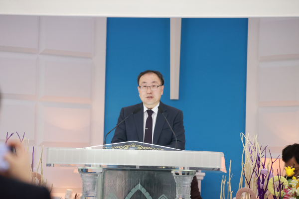 조영모 목사(거제서시찰장, 부춘교회)의 성경봉독