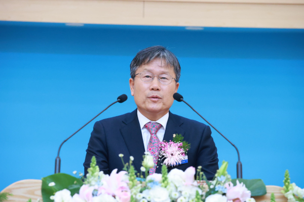 원로장로로 추대 받은 박한규 장로의 인사