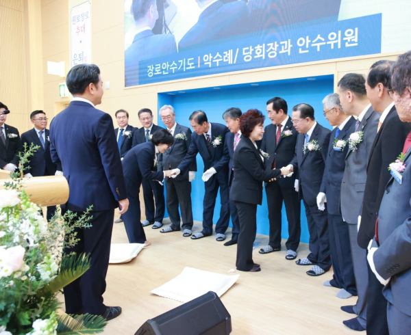 장로 임직자 안수