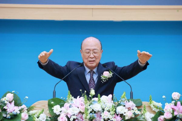 전 노회장 최성광 원로목사(주님의교회)의 축도