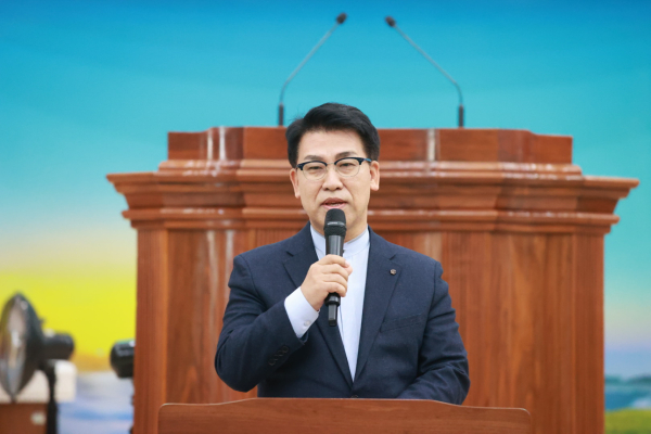 총회 사회봉사부 서기 최봉철 목사의 격려사