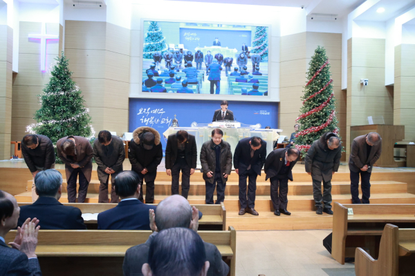 만찬을 제공한 가야교회 박남규 위임목사를 비롯한 은퇴장로들의 인사