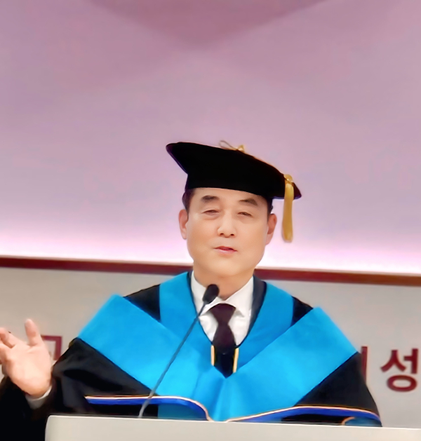 총회장 함동근 목사는 ‘성령께서 하시는 일’이라는 제목의 설교에서 사도행전에 나타난 바울의 선교 여정을 중심으로, 성령의 인도하심이란 무엇인가를 깊이 있게 조명하며 졸업생들에게 목회와 사명의 길을 당부했다.