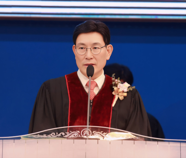 양산 온누리교회 당회장 허남길 목사의 임직식 집례