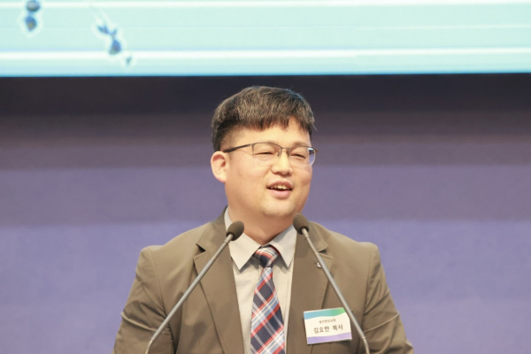 김요한 목사(제주 행원교회)의 ‘하나님 나라의 기쁨을 유통하라’는 주제의 강연