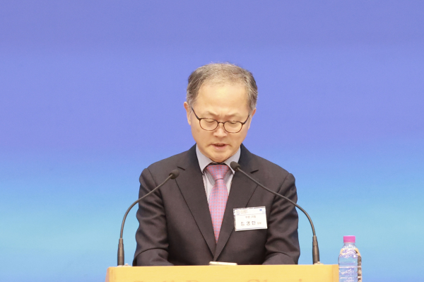 정명환 증경회장(푸른교회)의 폐회기도