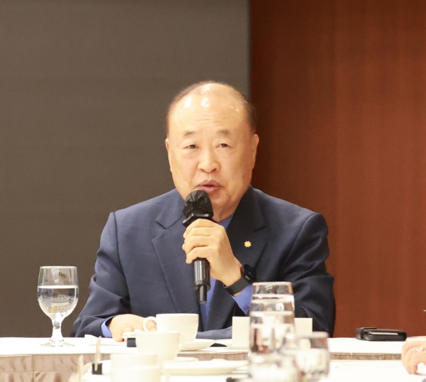 이현희 이사(영남가나안농군학교 설립자)의 사회