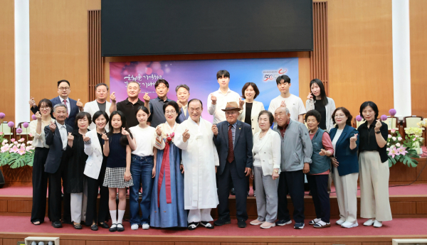 강헌식 원로목사 가족일동