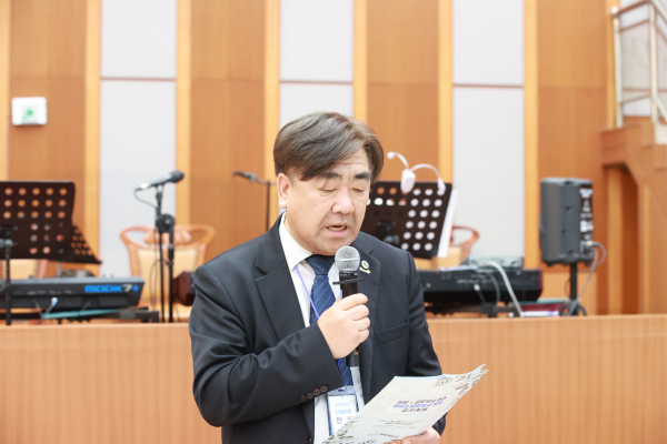 본 교회 목회협력위원회 서기 한식 장로의 약력 소개